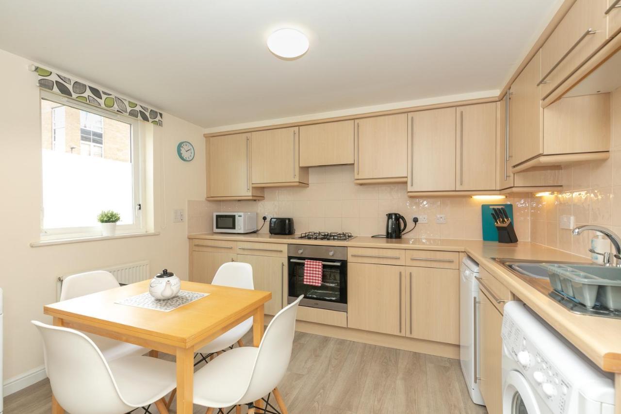 Dicksonfield Quiet Central Family Apartment With Parking Edinburgh Dış mekan fotoğraf