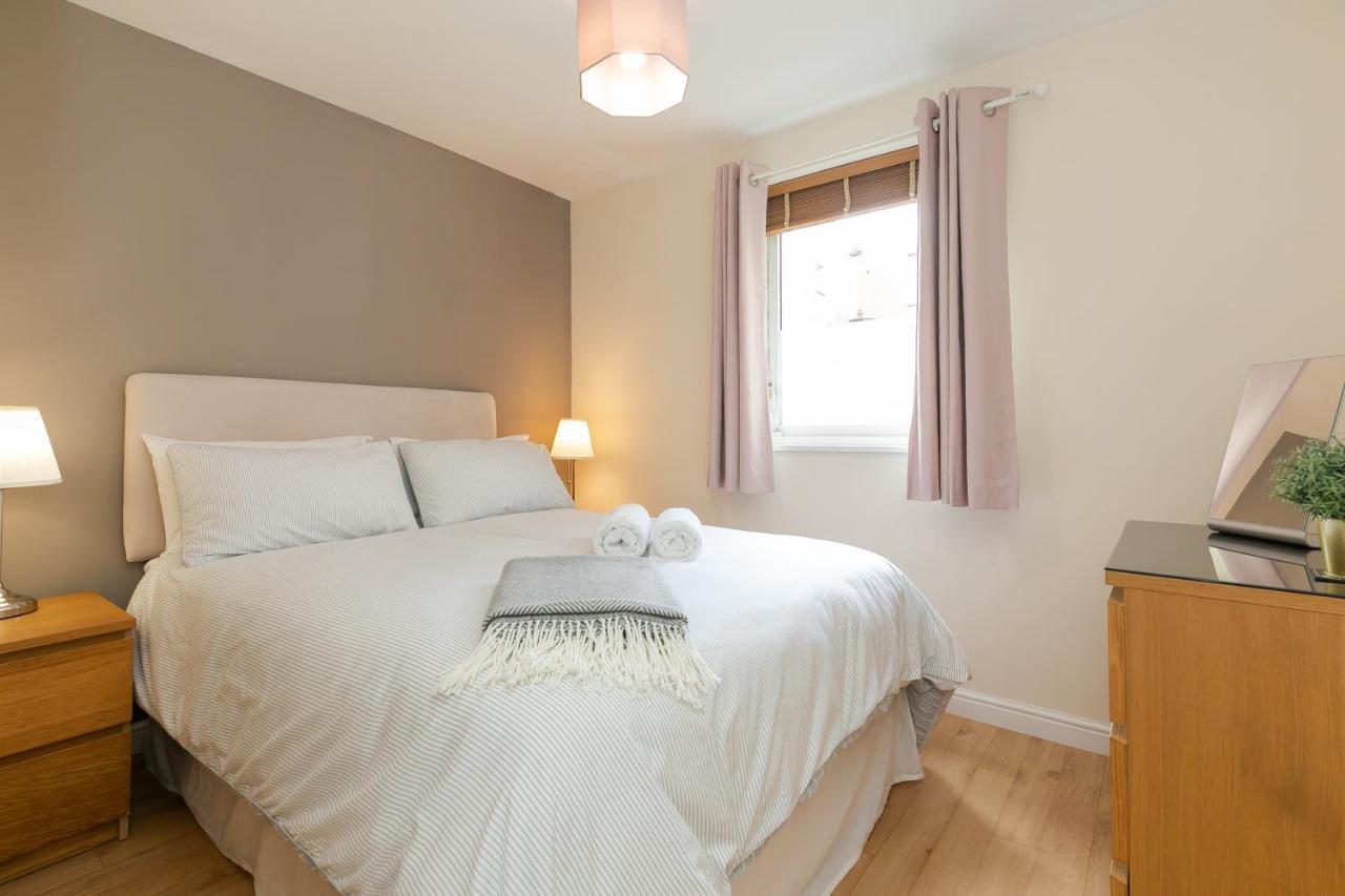 Dicksonfield Quiet Central Family Apartment With Parking Edinburgh Dış mekan fotoğraf