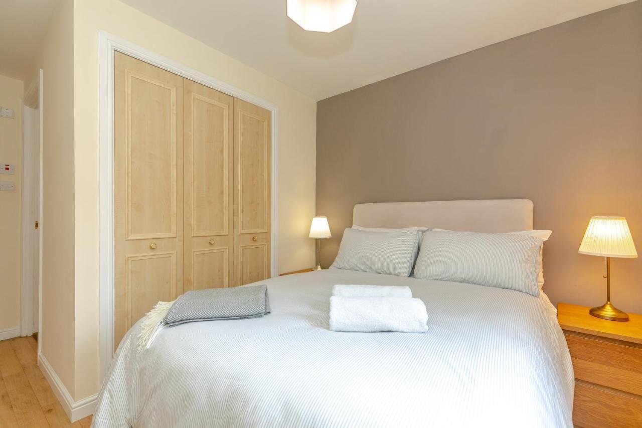 Dicksonfield Quiet Central Family Apartment With Parking Edinburgh Dış mekan fotoğraf